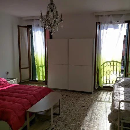 فندق مبيت وإفطار My Friends Canal View البندقية