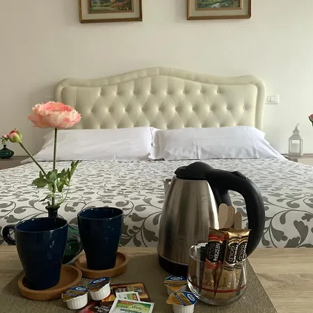 فندق مبيت وإفطار My Friends Canal View 3*