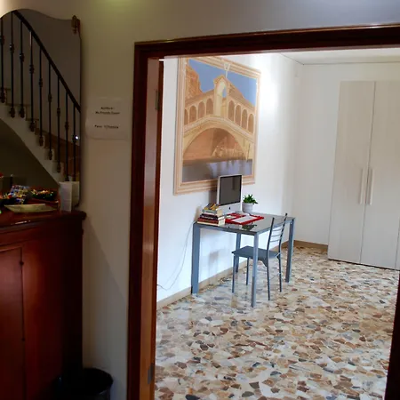 My Friends Canal View Venedig