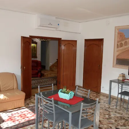 Bed & Breakfast My Friends Canal View