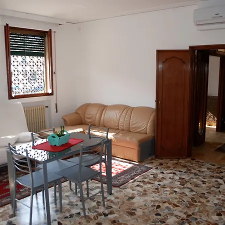 Bed & Breakfast My Friends Canal View Venetië