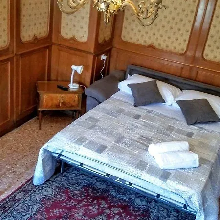 My Friends Canal View Venedig