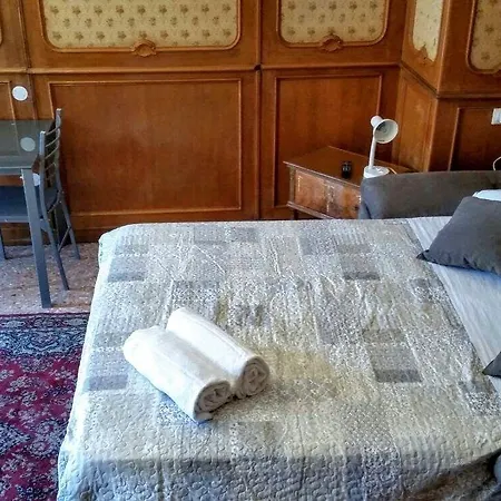 My Friends Canal View Bed & Breakfast