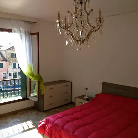 Bed & Breakfast My Friends Canal View Venetië