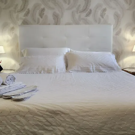 My Friends Canal View Bed & Breakfast