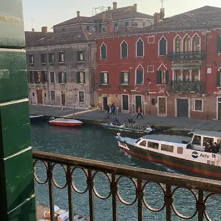 My Friends Canal View Venedig