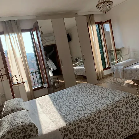 Bed & Breakfast My Friends Canal View Venedig