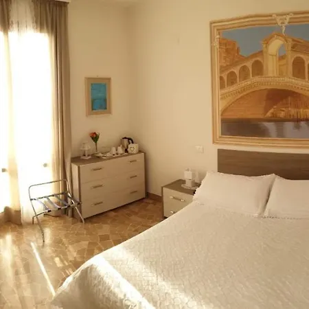 My Friends Canal View Venedig