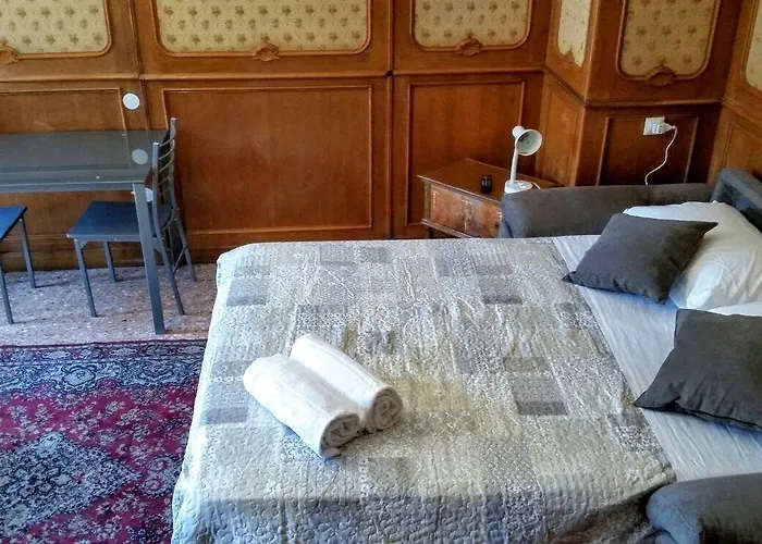 My Friends Canal View Couette-café