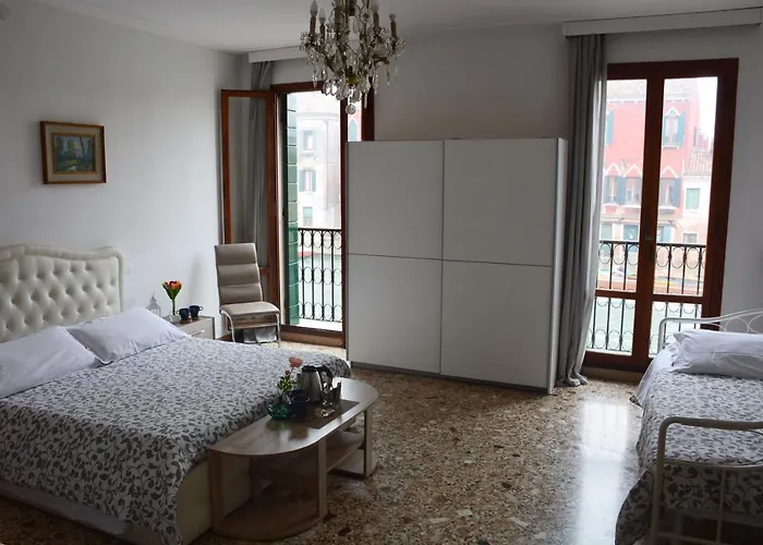 My Friends Canal View Venise