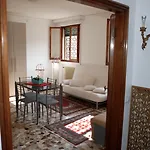 My Friends Canal View Bed & Breakfast Benátky