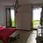 Bed & Breakfast My Friends Canal View Benátky