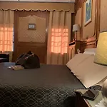 My Friends Canal View Bed & Breakfast