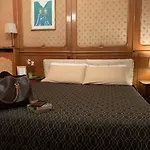 My Friends Canal View Bed & Breakfast Benátky