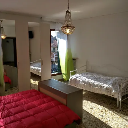 My Friends Canal View 3* Venedig