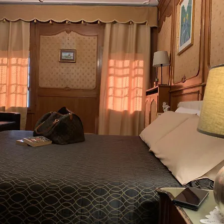 My Friends Canal View Bed & Breakfast